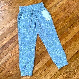 Lululemon *Ready to Rulu Jogger Crop*